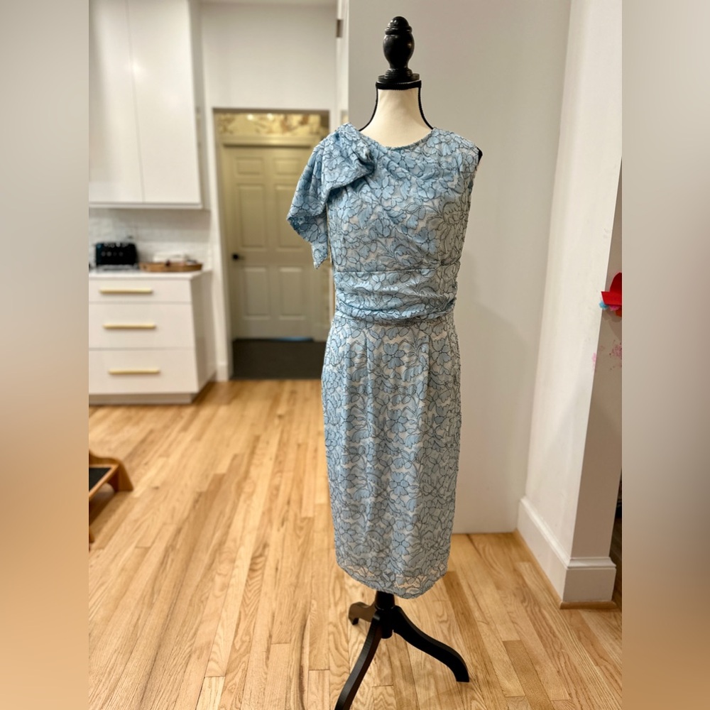 Flattering baby blue dress Size 14